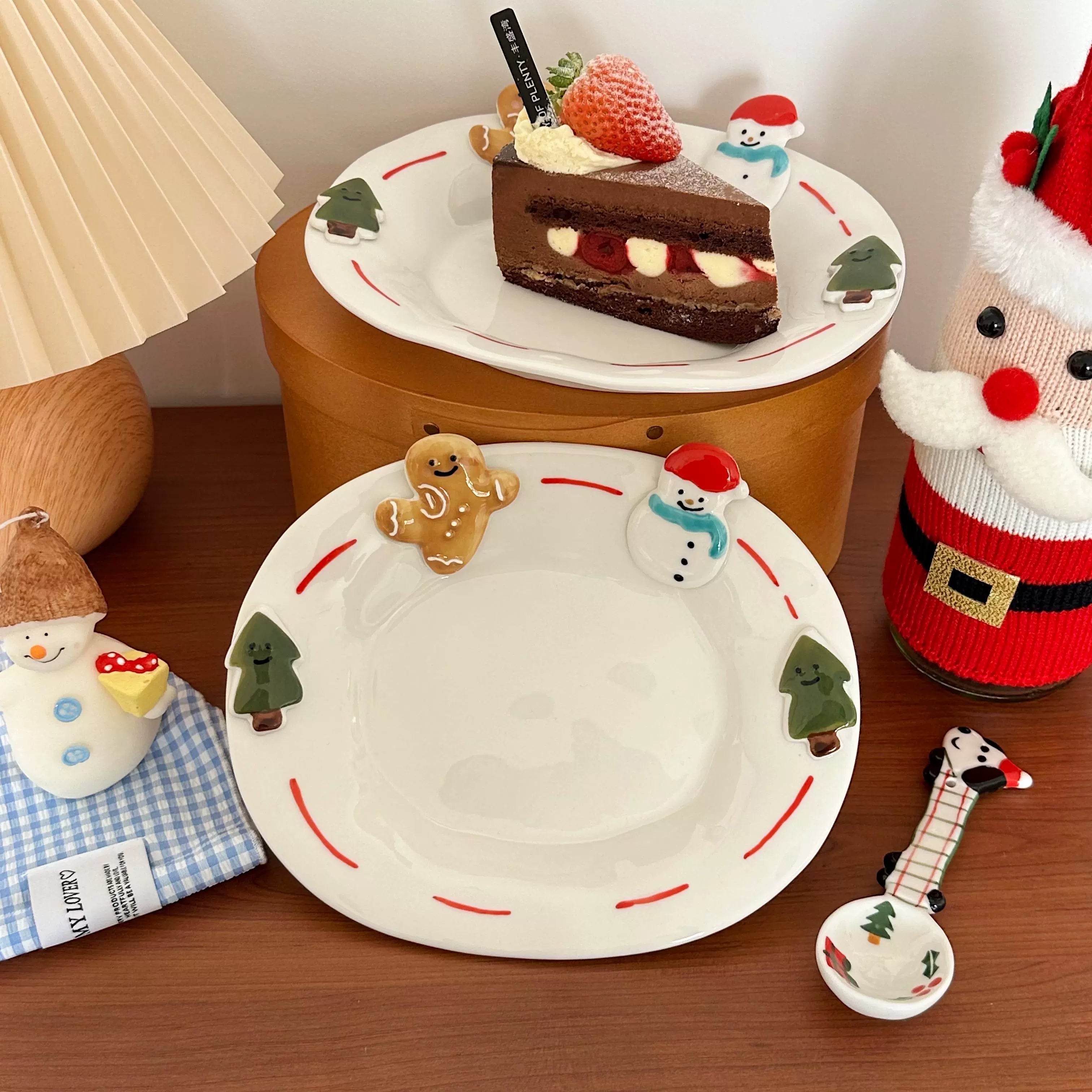 Christmas Ceramic Dessert Plate – Cute Hand-Painted Holiday Tableware Set  Decorla