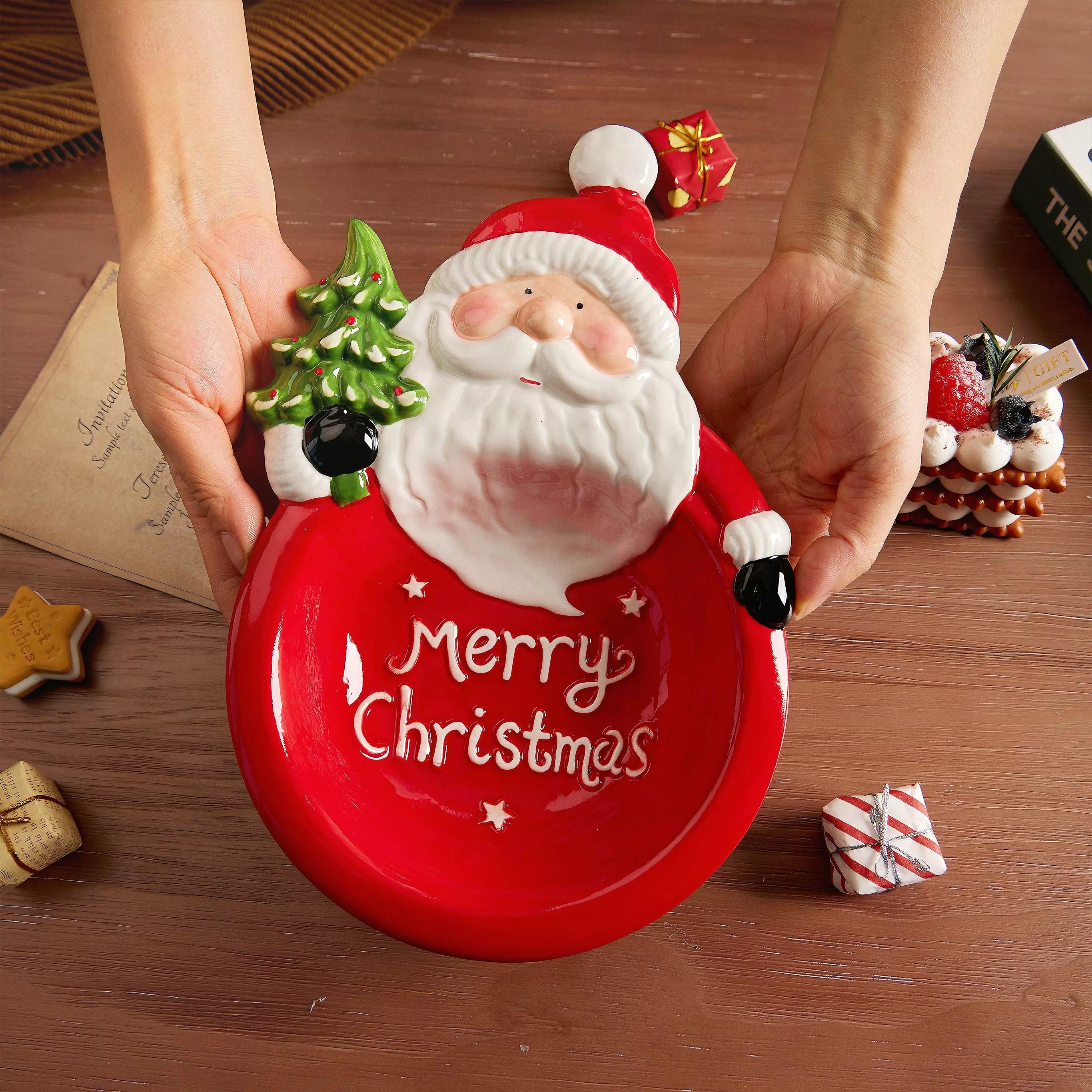 Christmas Santa Ceramic Plate – Hand-Painted 3D Holiday Dinnerware Set  Decorla