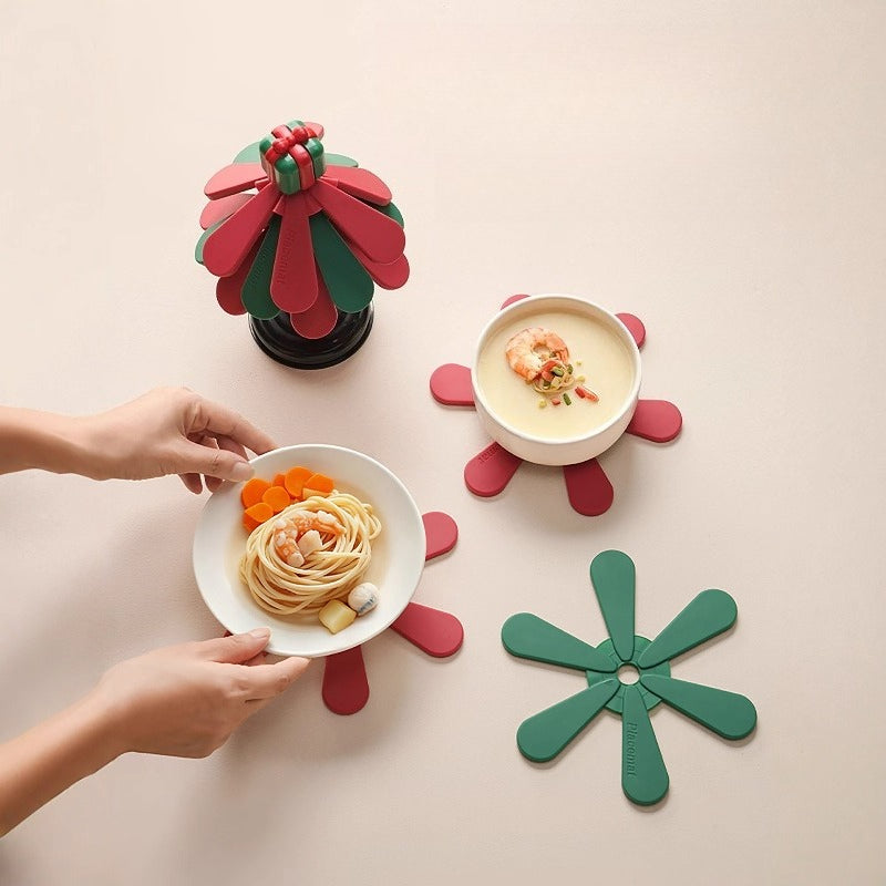 Christmas Tree Silicone Trivet Set – Heat Resistant Pot Mat & Festive Table Decor  Decorla