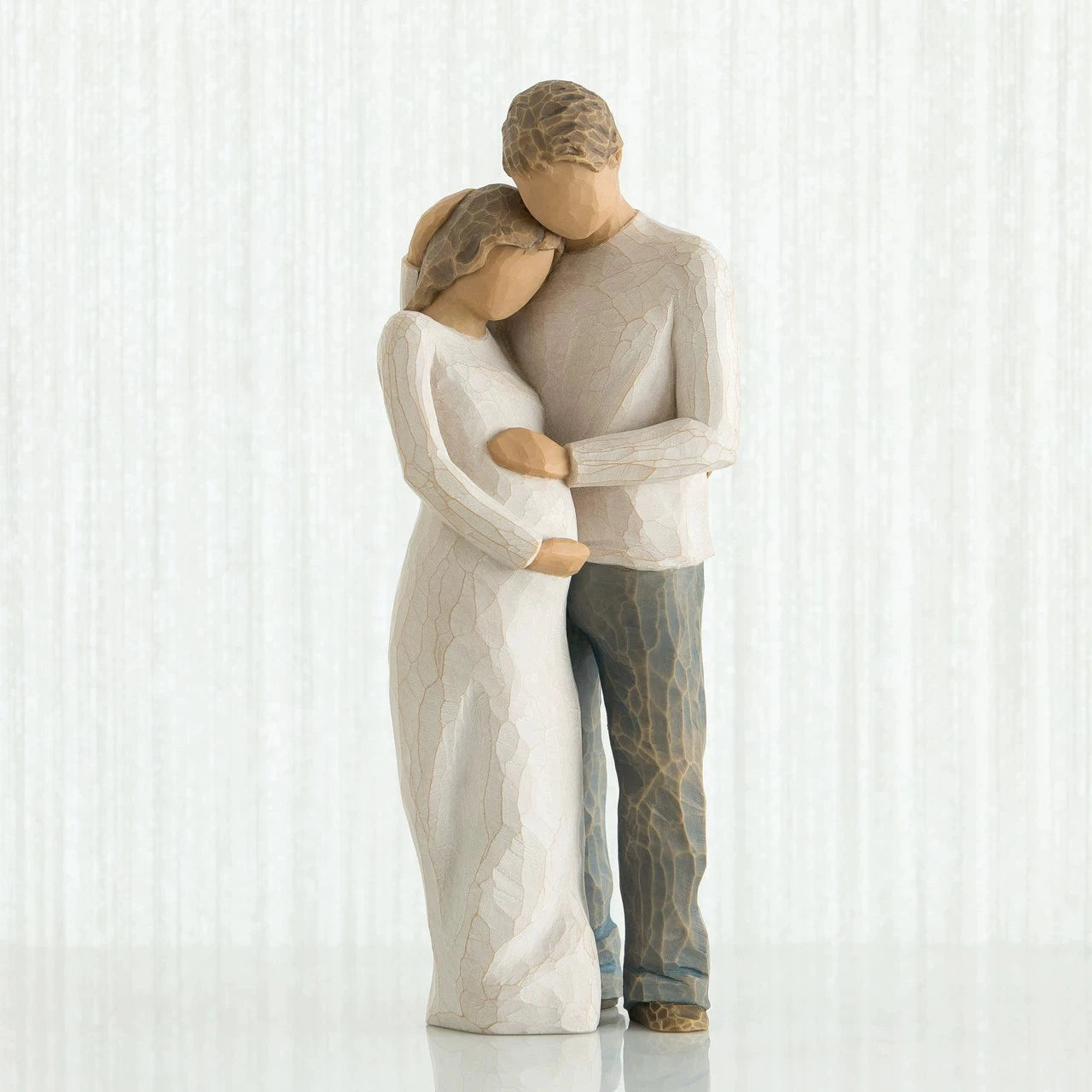 Couple sculpture for room decoration and birthday gift